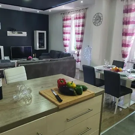 Modern In The Center Apartament